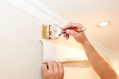 Pose de papier peint à Morsiglia — revêtements muraux et toiles de verre